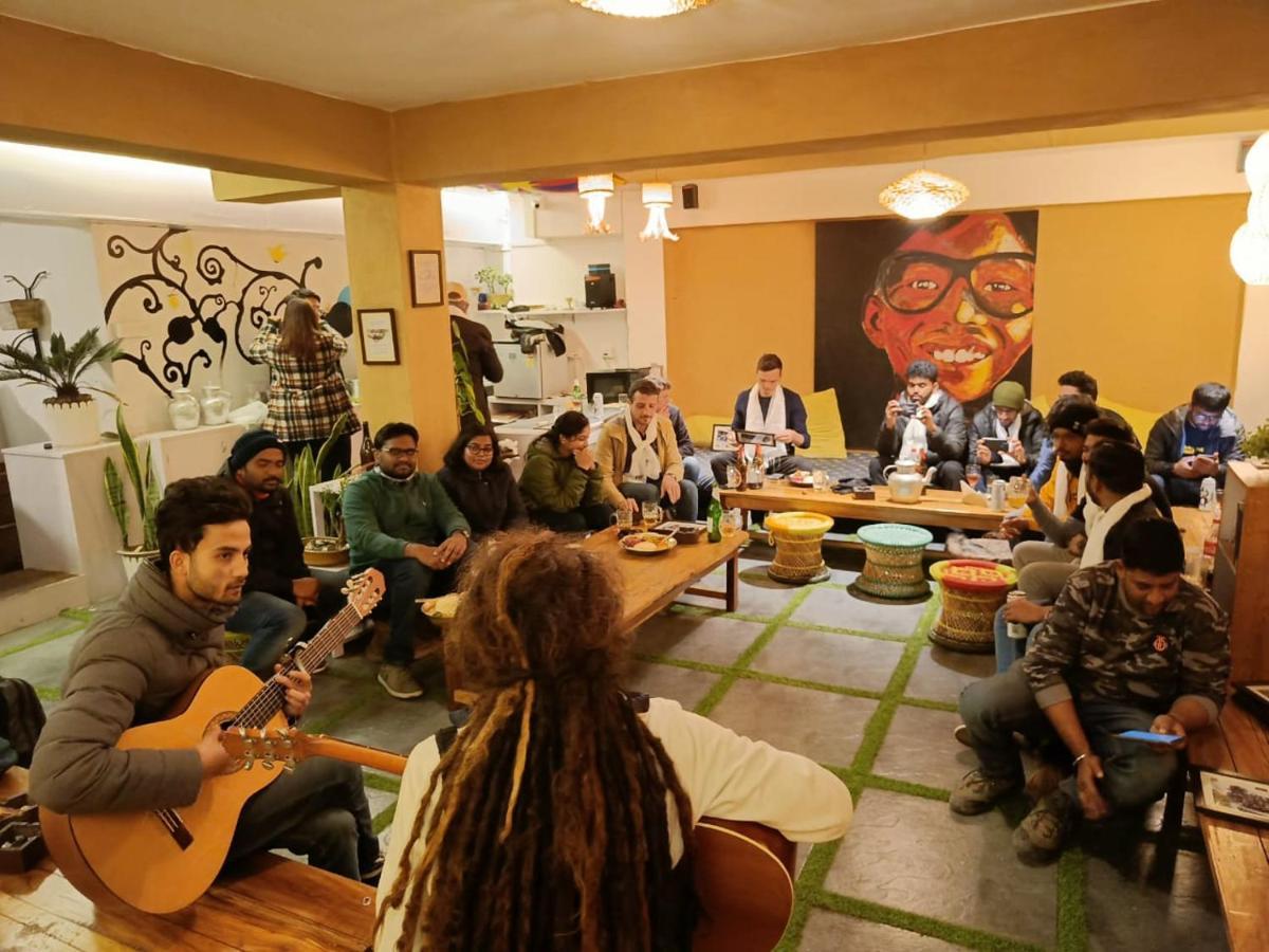 Mellow Fellow Hostel Гангток Экстерьер фото