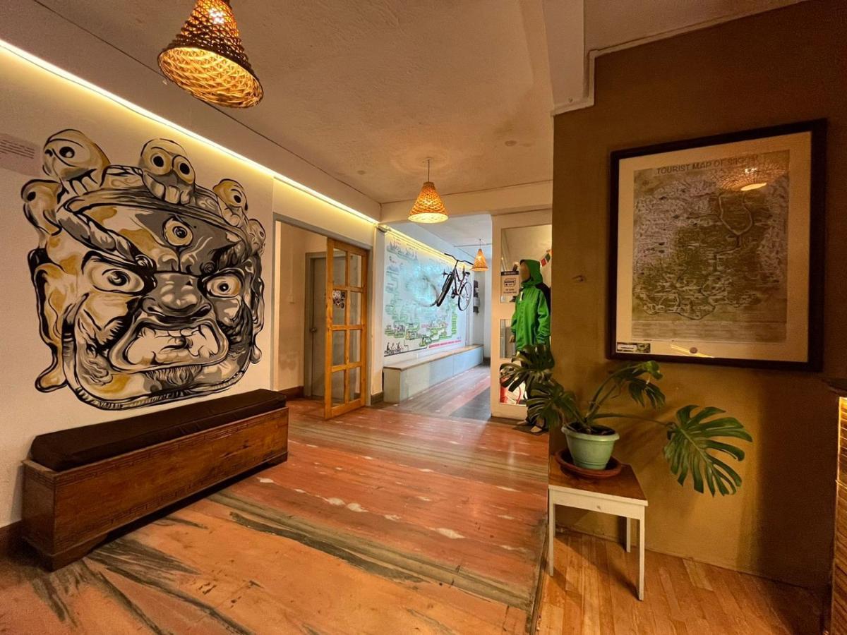 Mellow Fellow Hostel Гангток Экстерьер фото